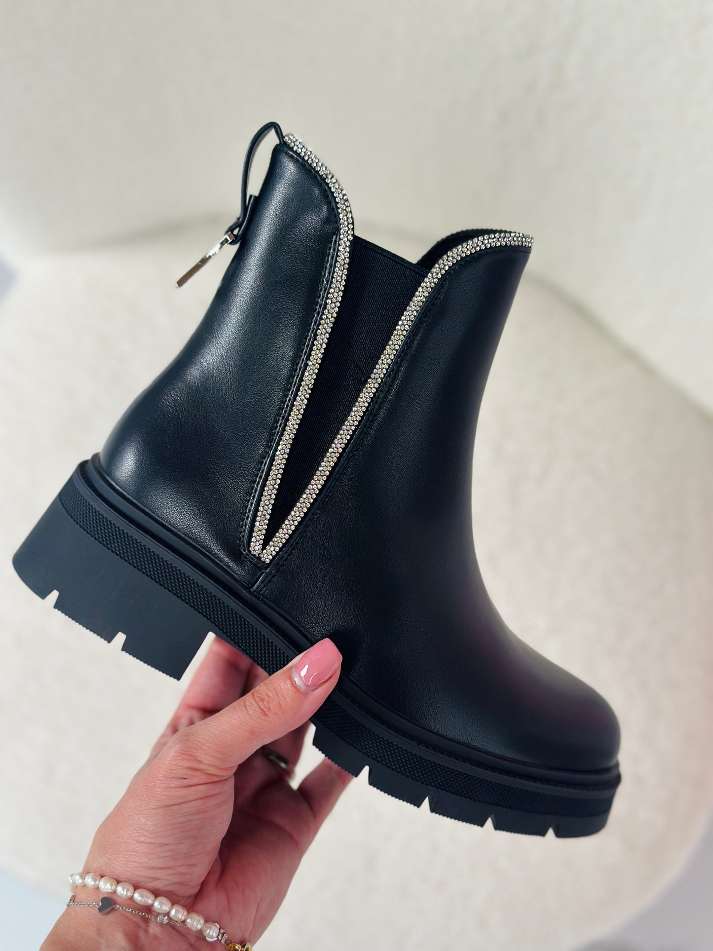 Jasmin | Fekete Bakancs Elegáns