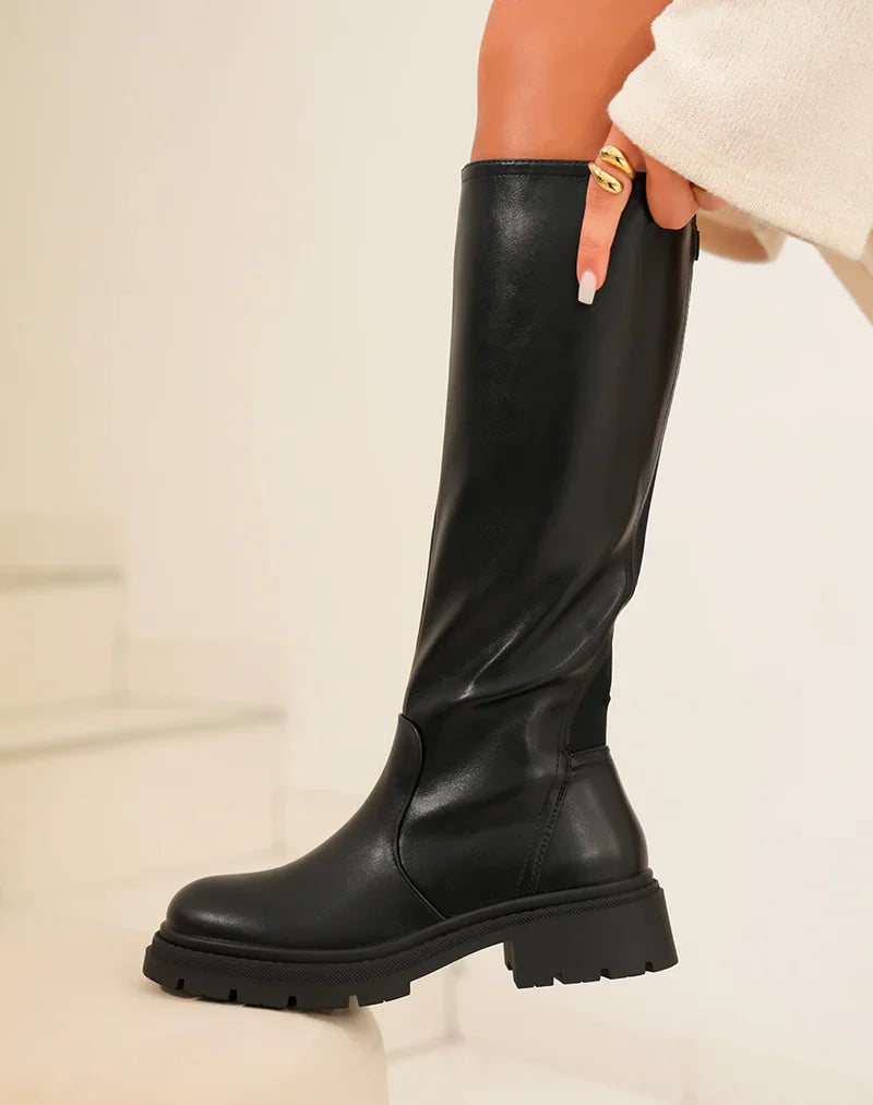 Mária | Fekete Csizma Elegáns