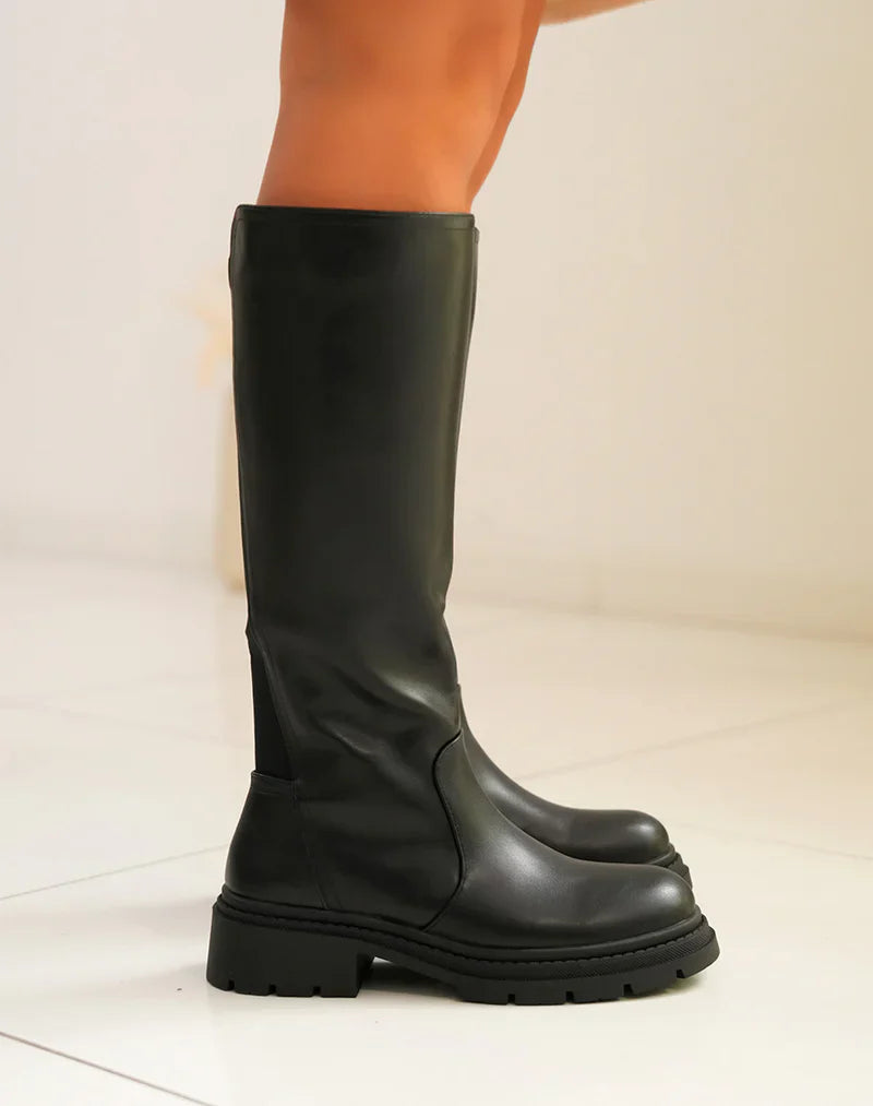 Mária | Fekete Csizma Elegáns